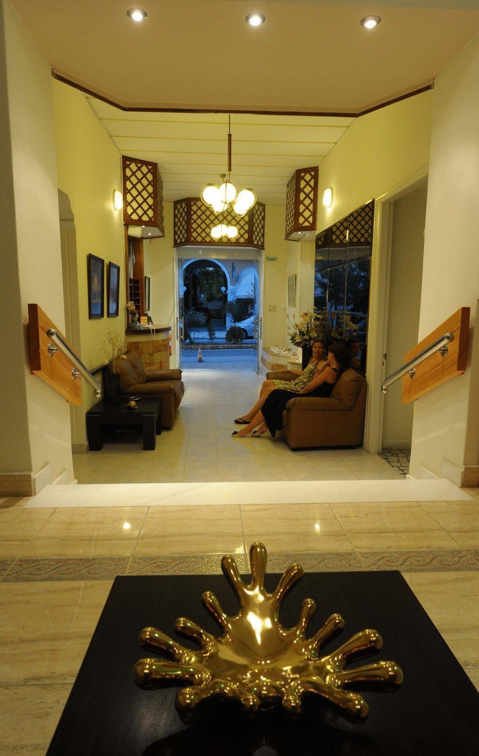 Kentrikon Hotel & Spa Лутра-Эдипсу Экстерьер фото